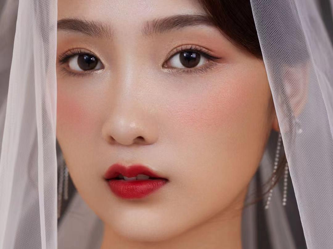 高端星級新娘全天跟妝-廣佛總監化妝師贈伴娘妝特惠