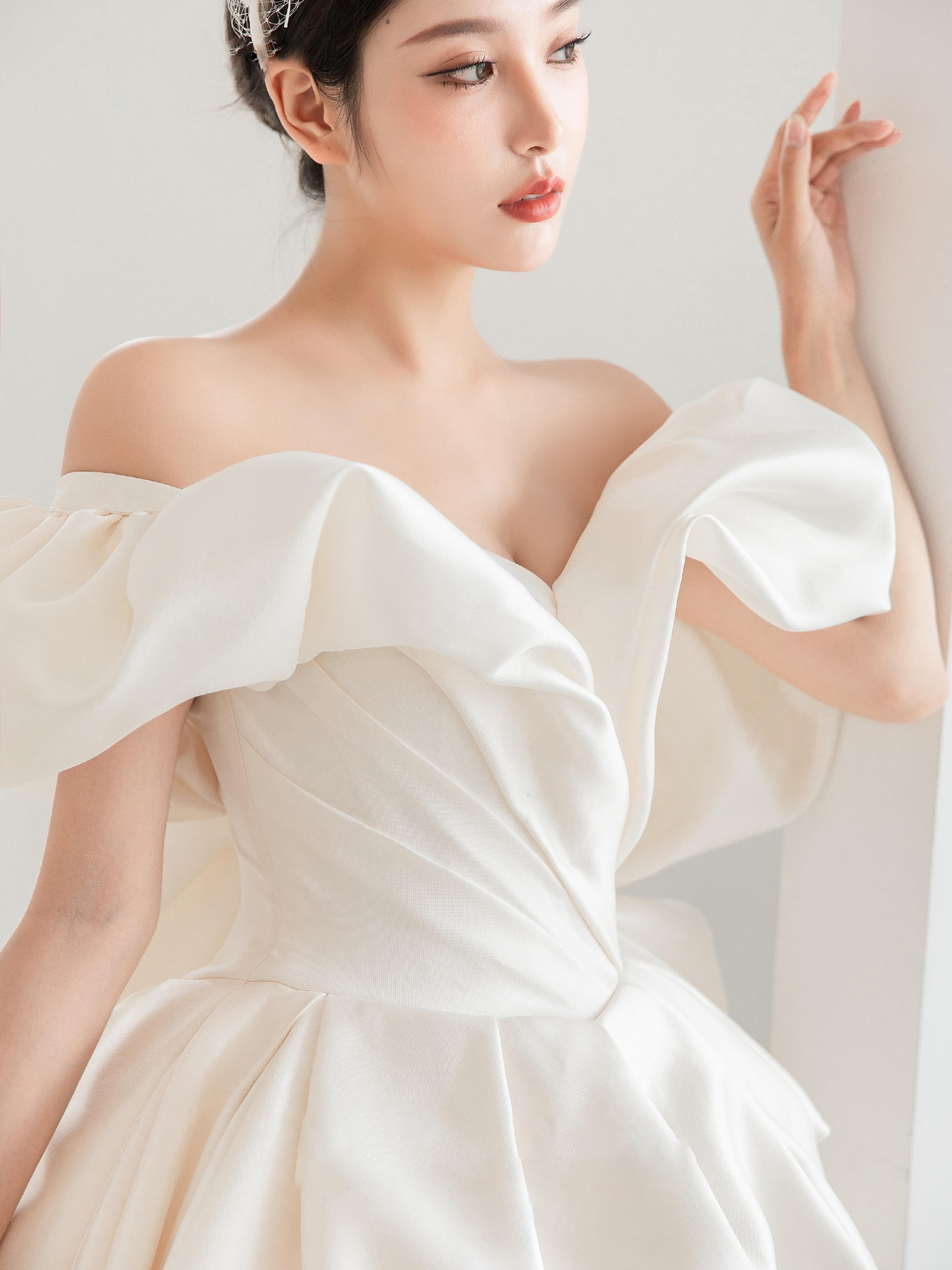 《特惠套餐》长拖尾主婚纱+敬酒服男士礼服《特惠》