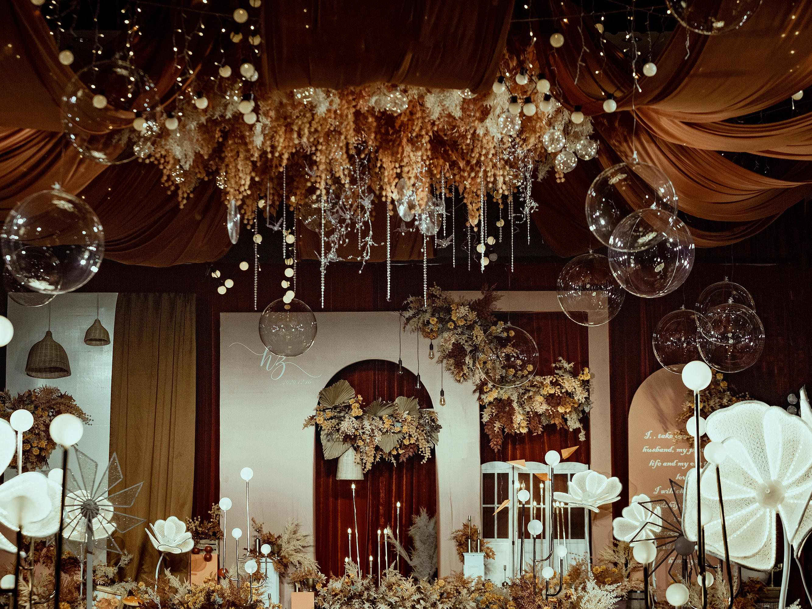 【秋日浪漫·法式秋色婚礼,花艺饱满】