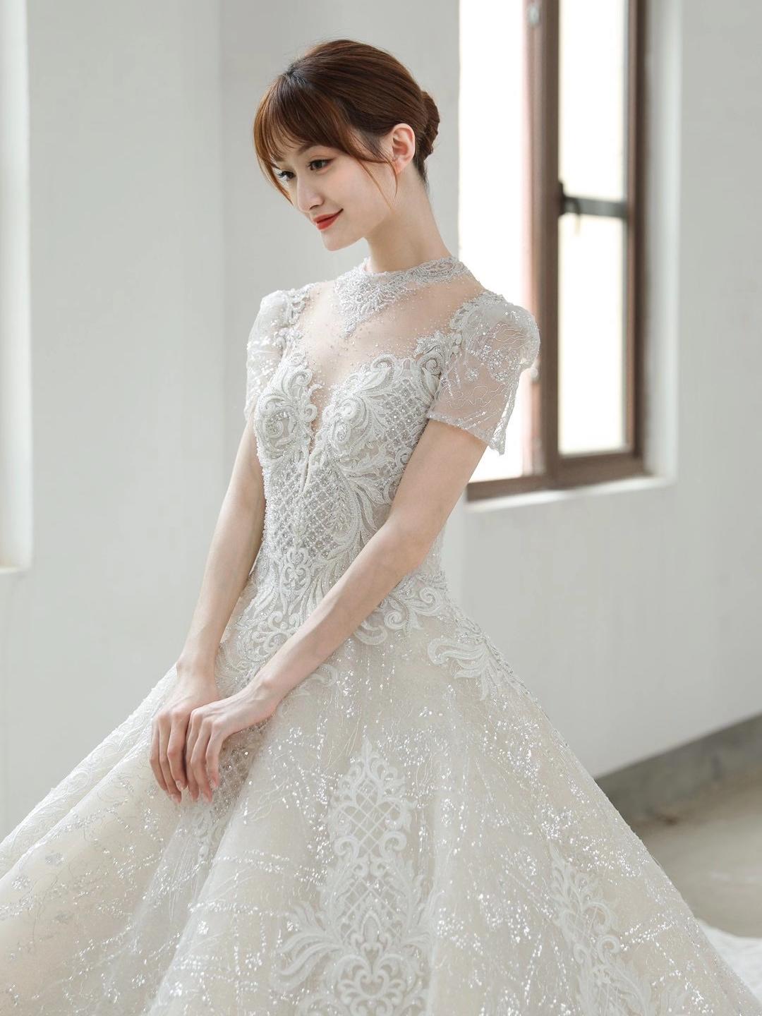 【25品牌重工大拖尾】奢华主纱+秀禾+礼服+跟妆