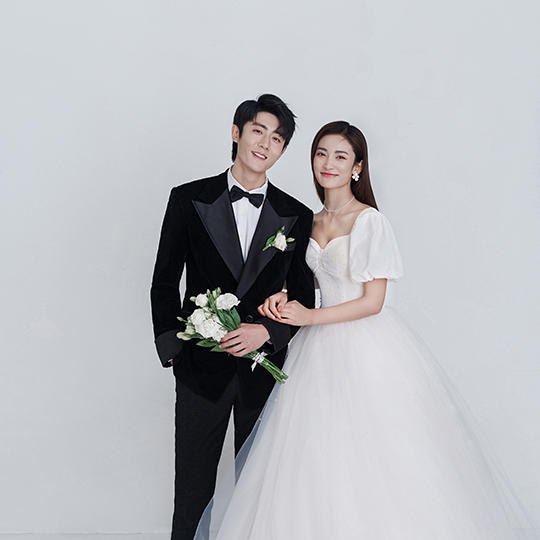 創(chuàng)始人拍攝+高級(jí)感婚紗照+定制微電影