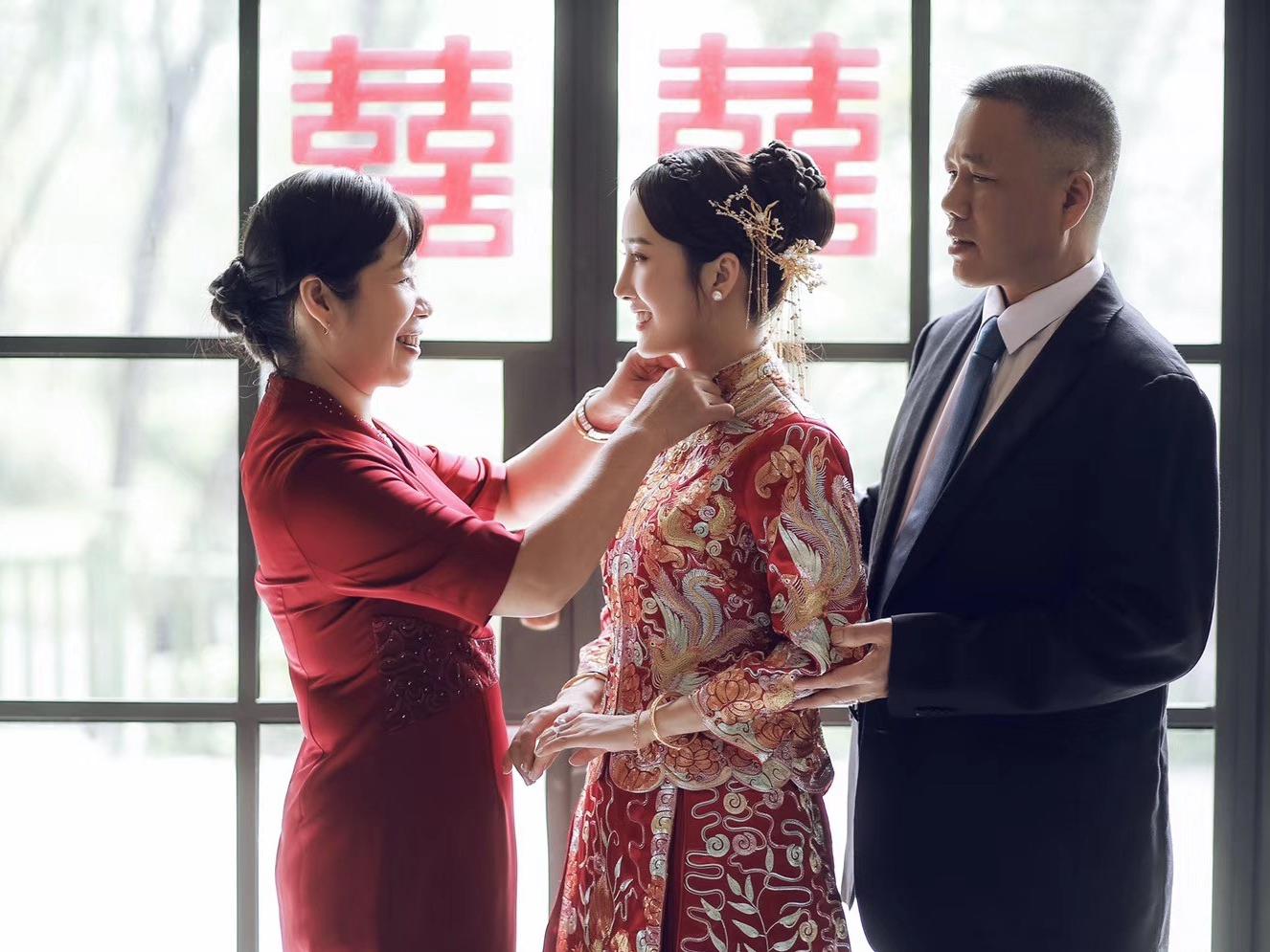 总监主持+流程策划+督导+音乐执行(草坪加晚宴)