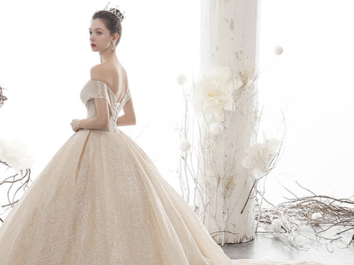 【简爱免费试纱】简爱优雅轻纱系列三件套租赁