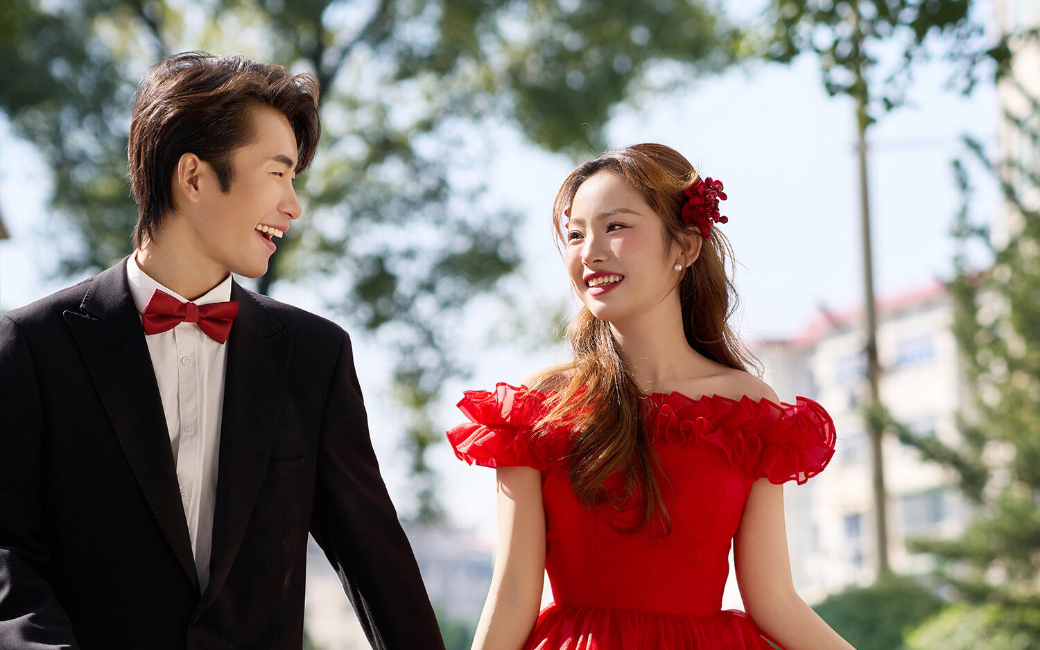 經(jīng)濟(jì)騰飛的80S，喜嫁風(fēng)婚紗照氛圍感拉滿