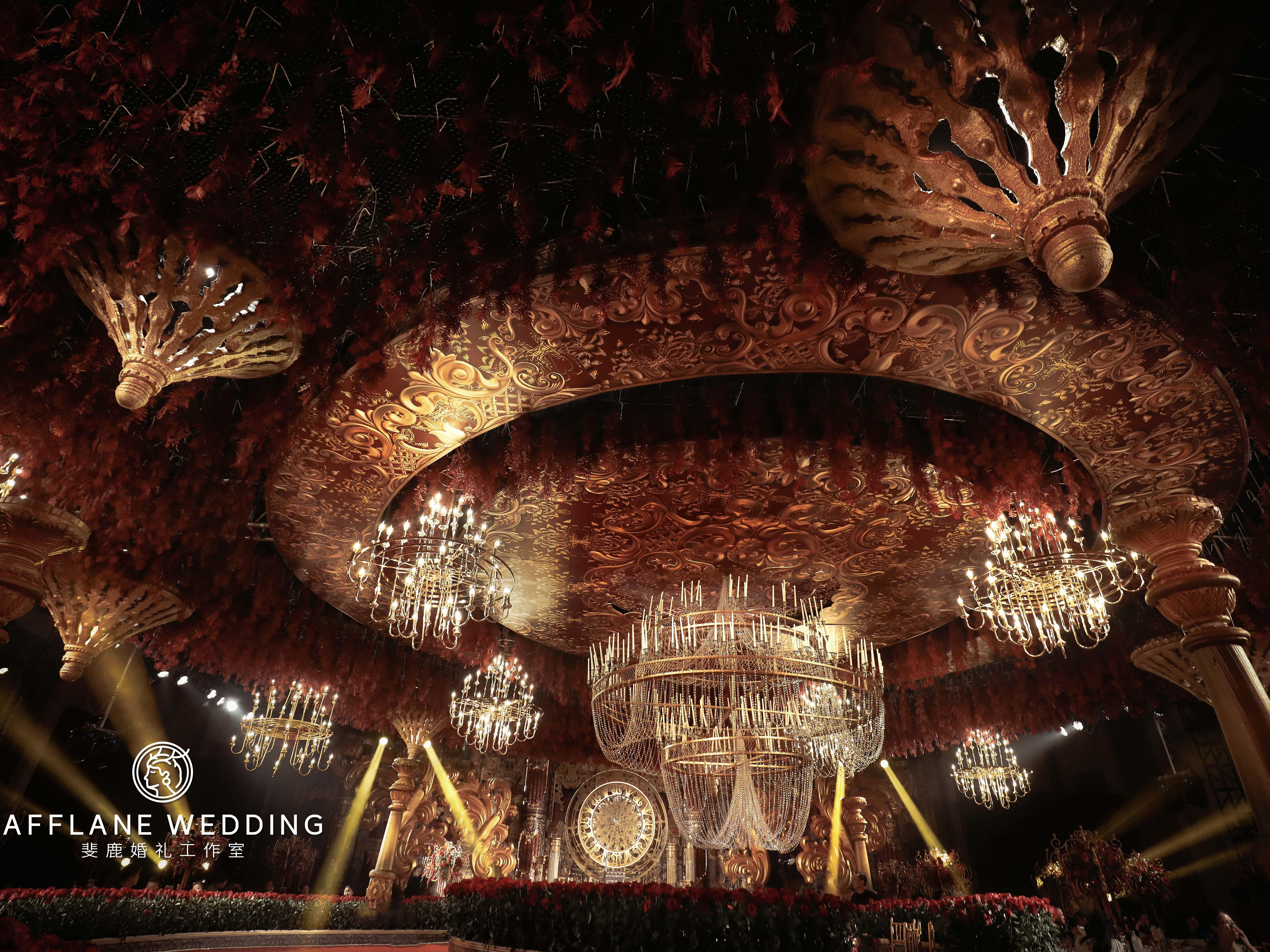 斐鹿婚礼|满场奢华水晶灯匠心定制
