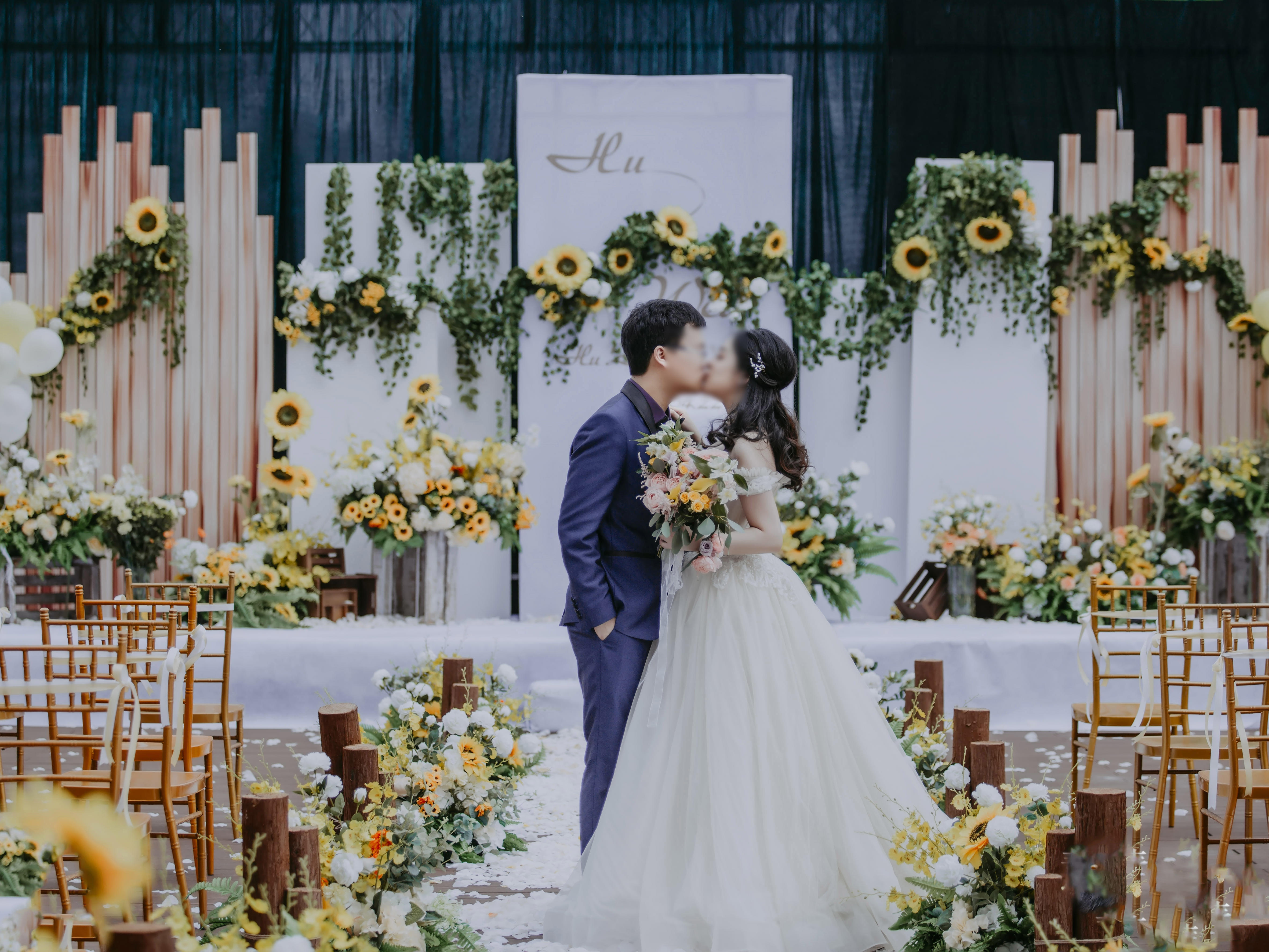 【莫言婚礼】夏日向日葵橙白小清新婚礼