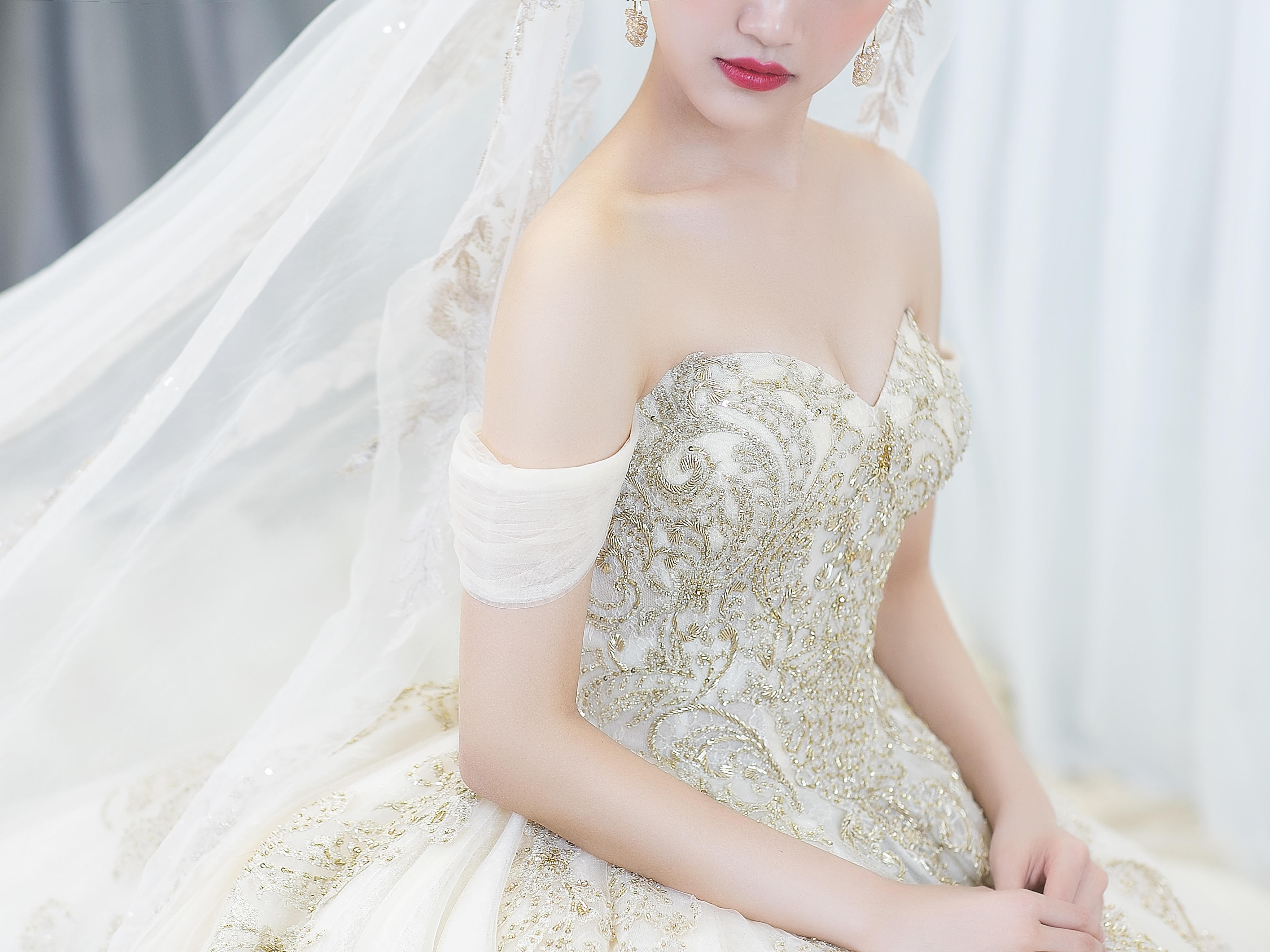 《20年设计款》秀和主纱敬酒新郎4套+伴娘服4套