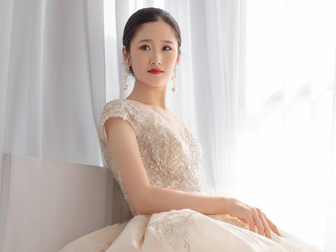 超值婚服三套含婚纱 秀禾 礼服 跟妆 