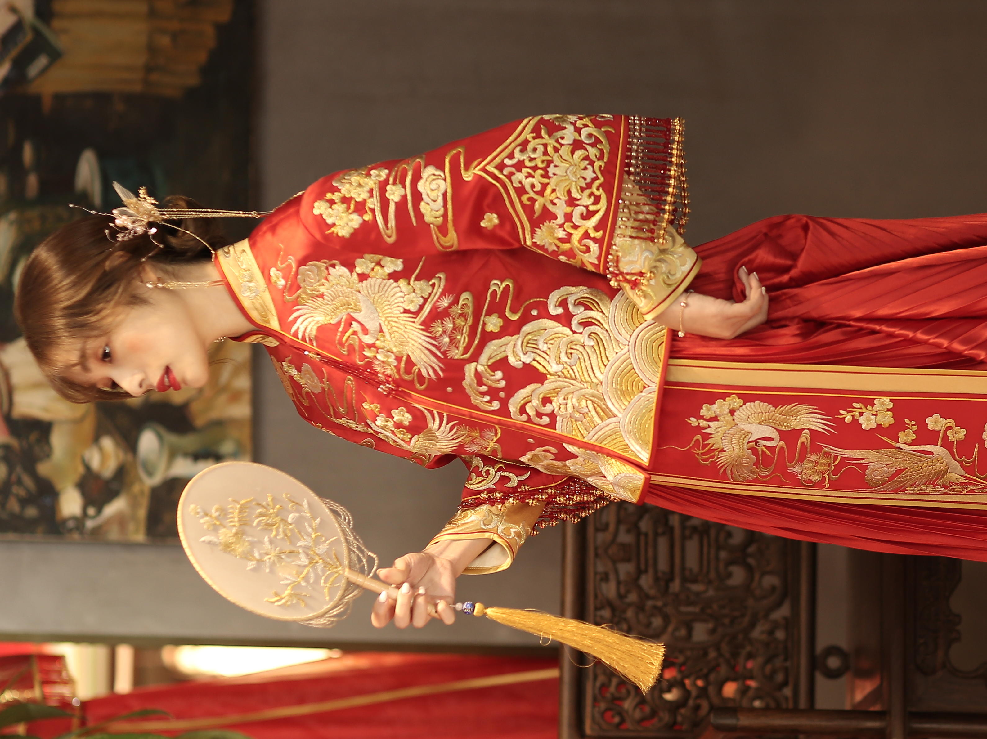 【秉兰】 Vikey Yoly