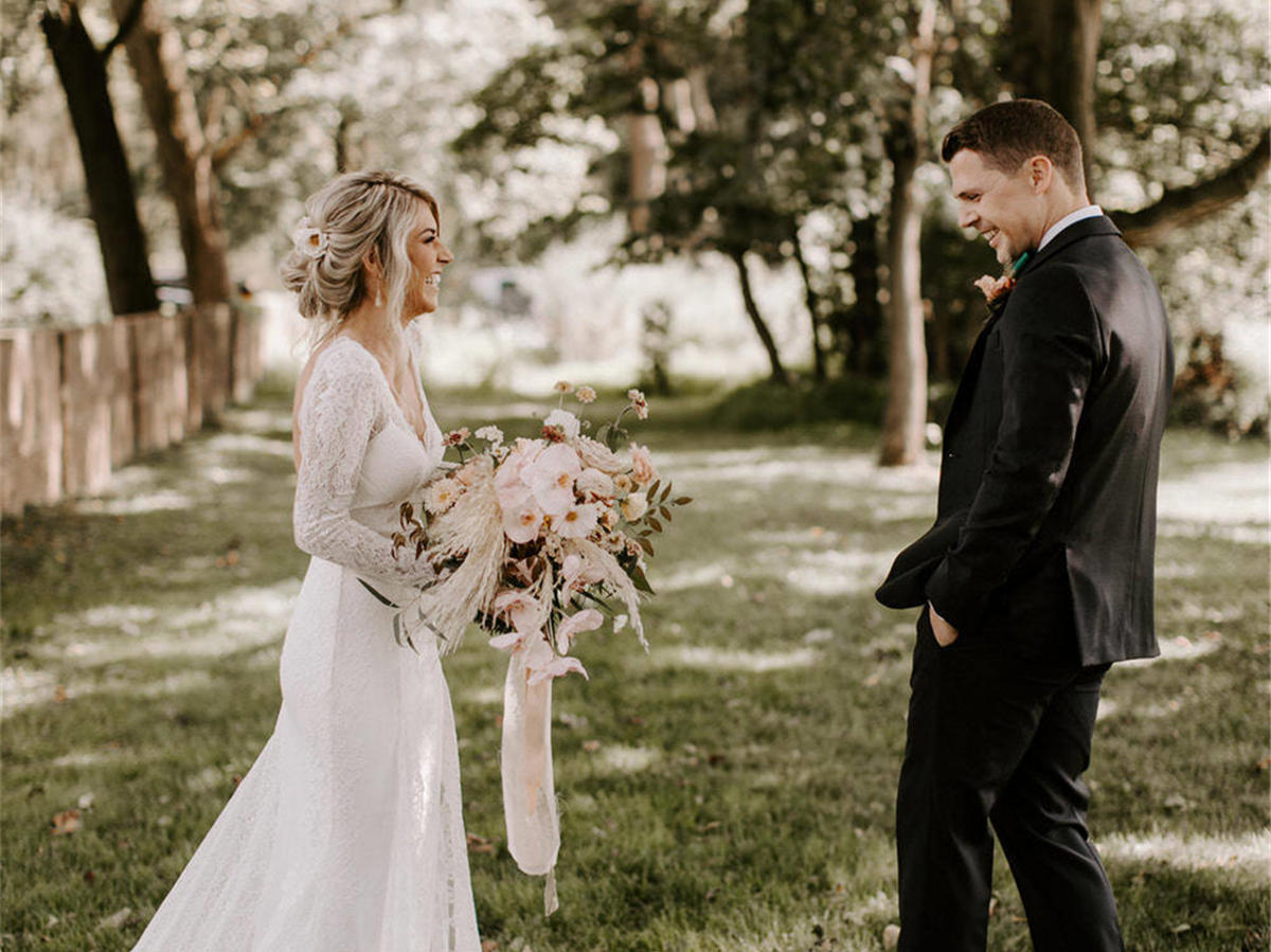 【限时特惠】设计师小众高定婚纱4件套+伴娘服