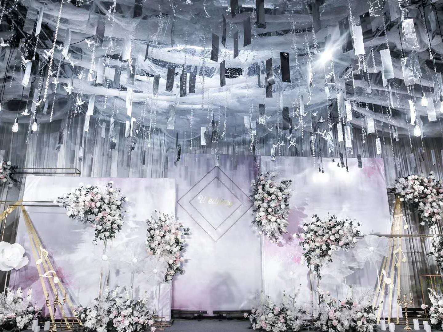 低价吊顶小型吊顶婚礼基础款