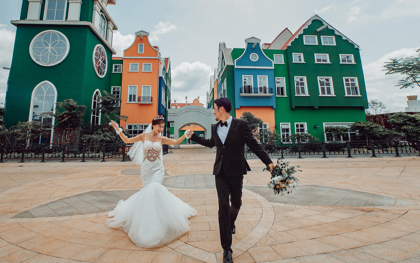 环球一百【梦幻之旅】拍婚纱送婚礼跟拍！