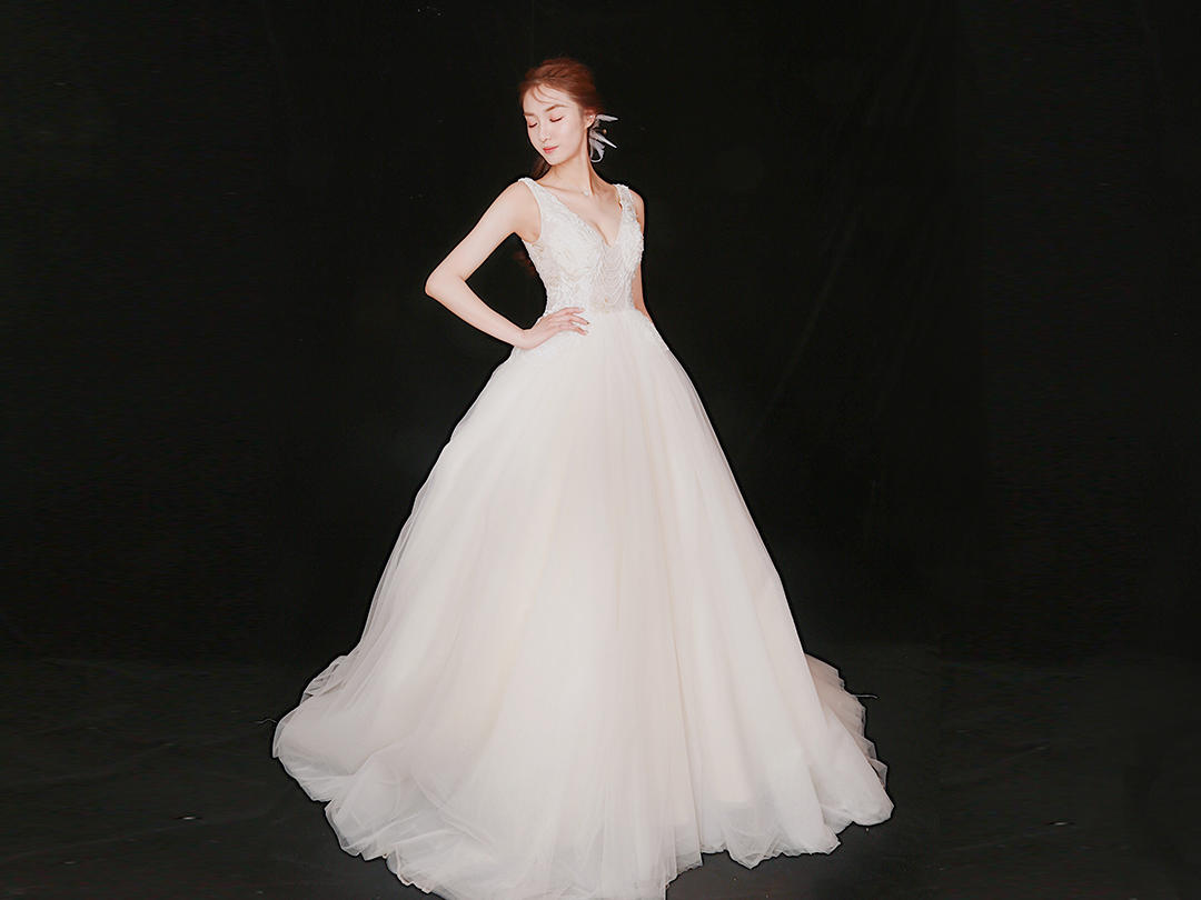 Seven号 婚纱礼服新款租赁套餐
