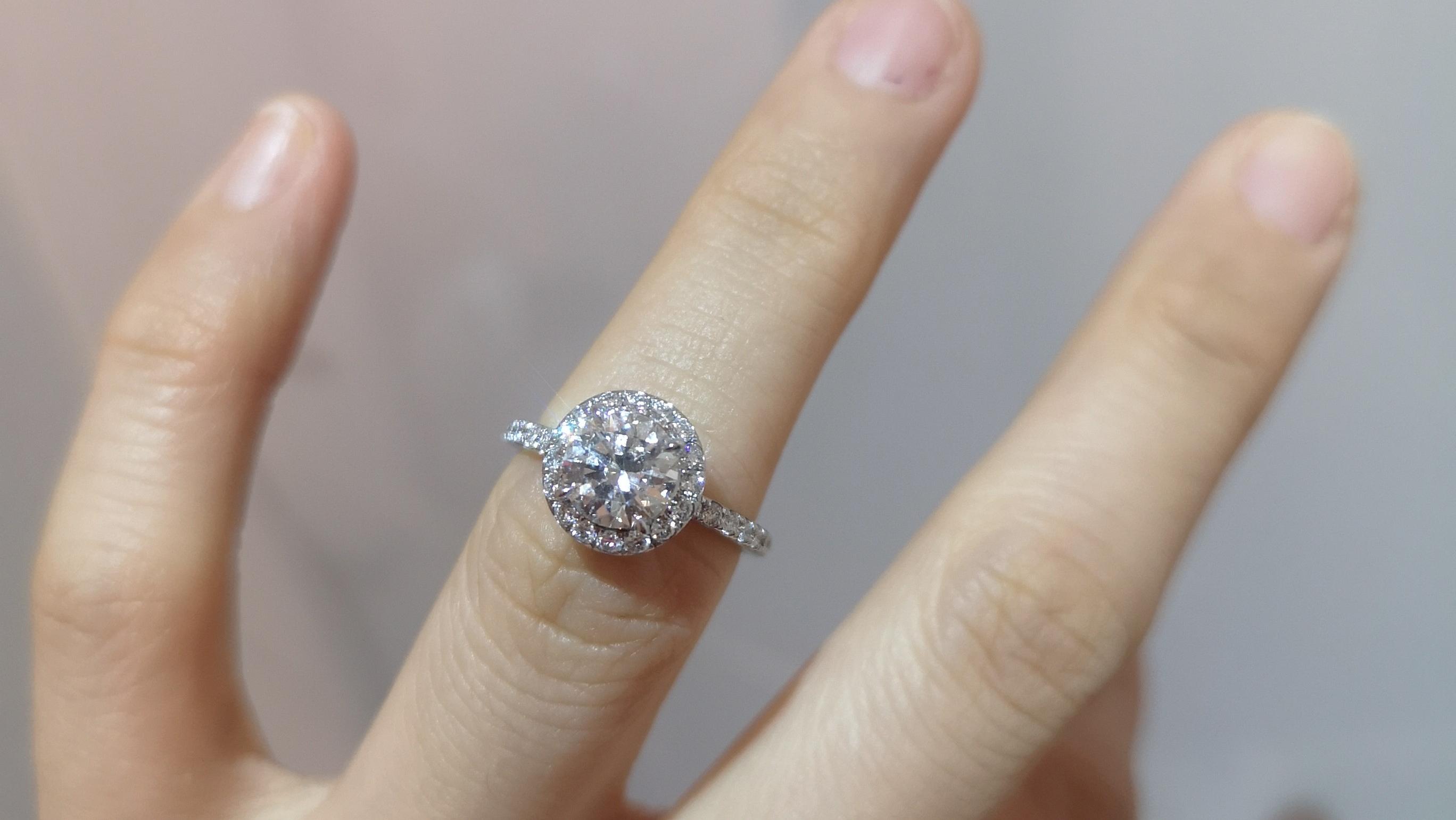 The one系列订婚钻戒