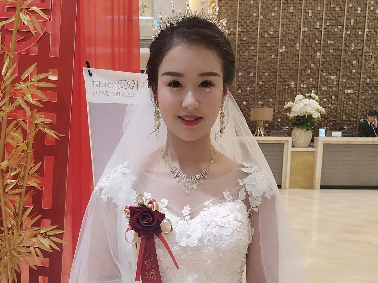 【女神必选】 高级化妆师全天跟妆3造型+2亲友妆