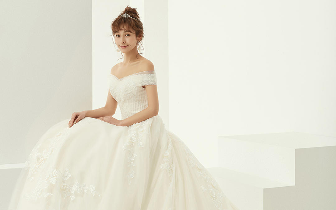 【超值租赁】四件套婚纱租赁