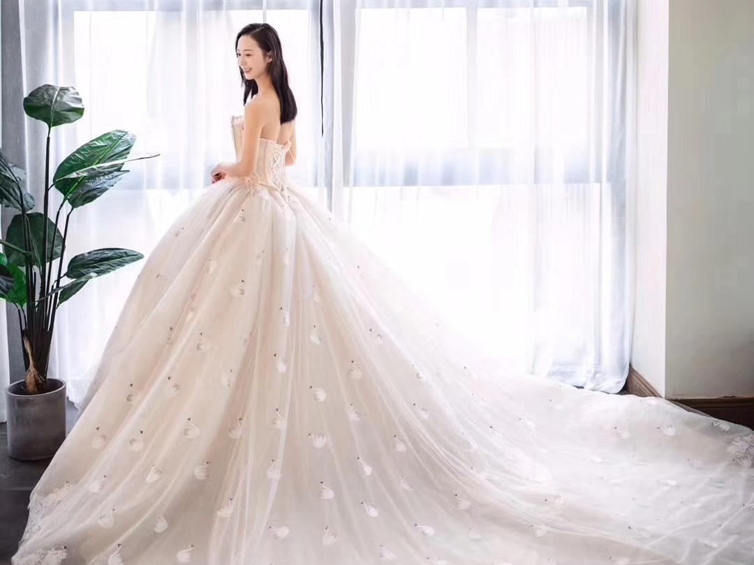 超人气爆款 典礼婚纱 定制
