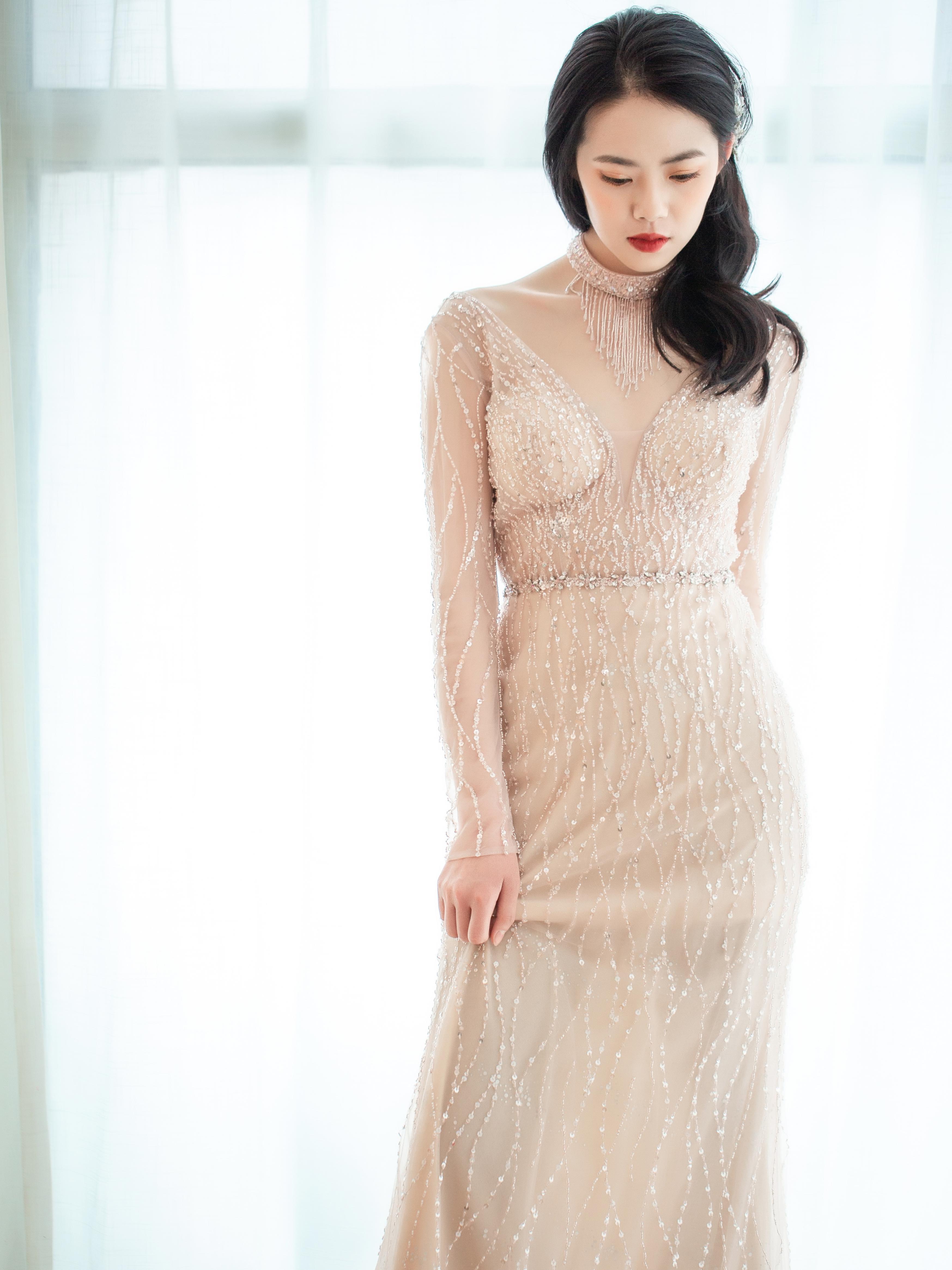 品牌礼服-有着低调高贵的质感