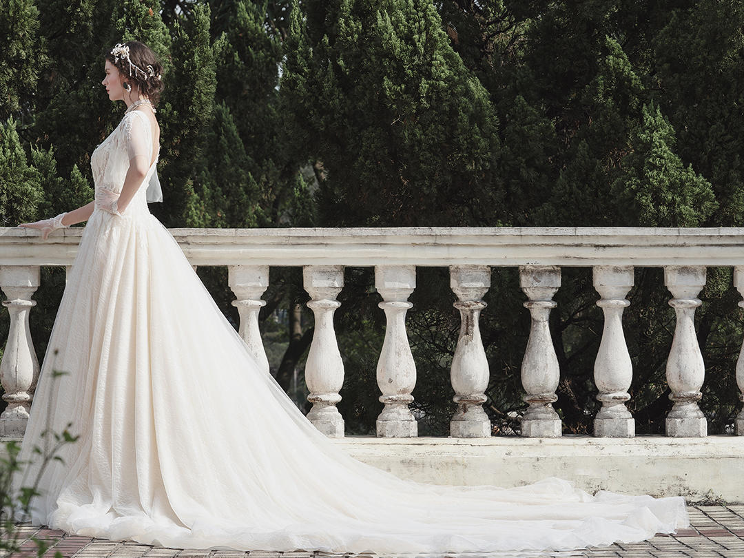 （限时特惠）3件套租赁含新娘跟妆免费婚纱配饰一套