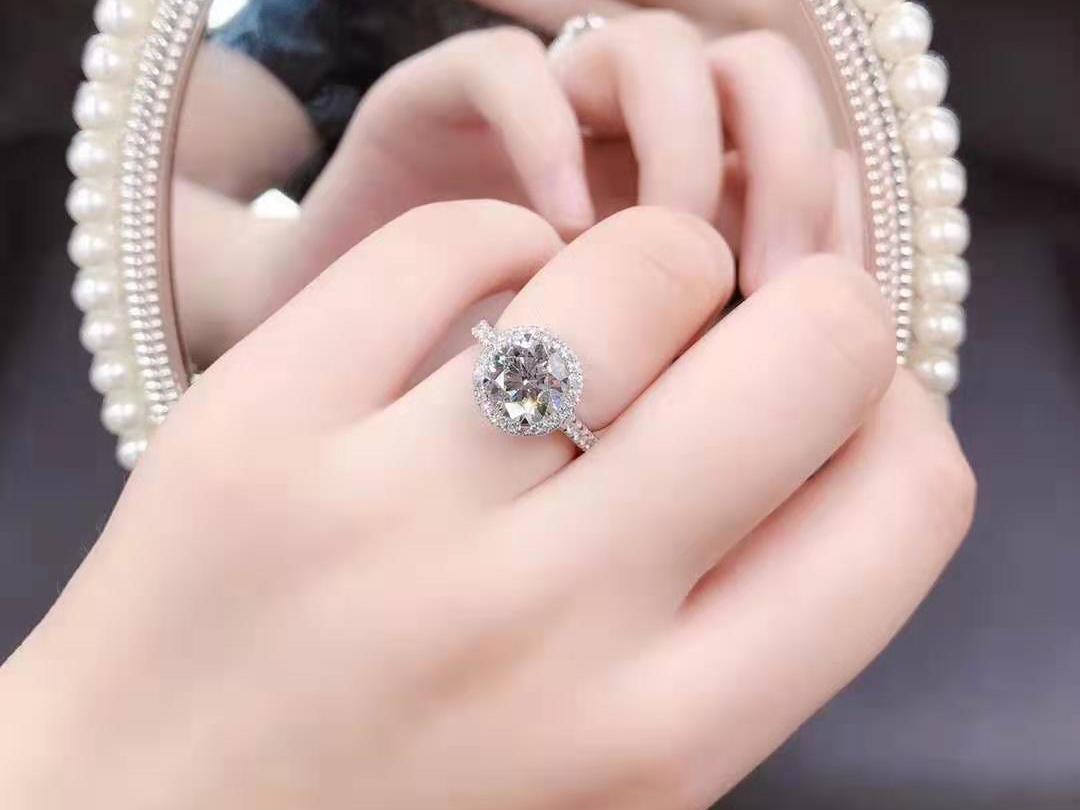 2.7克拉GIA异形钻祖母型钻石钻石交易中心直供