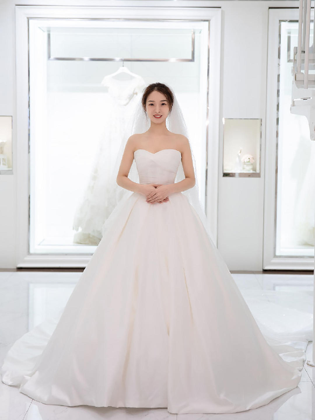 潮婚节特惠，1999元抢订轻纱系列五件套