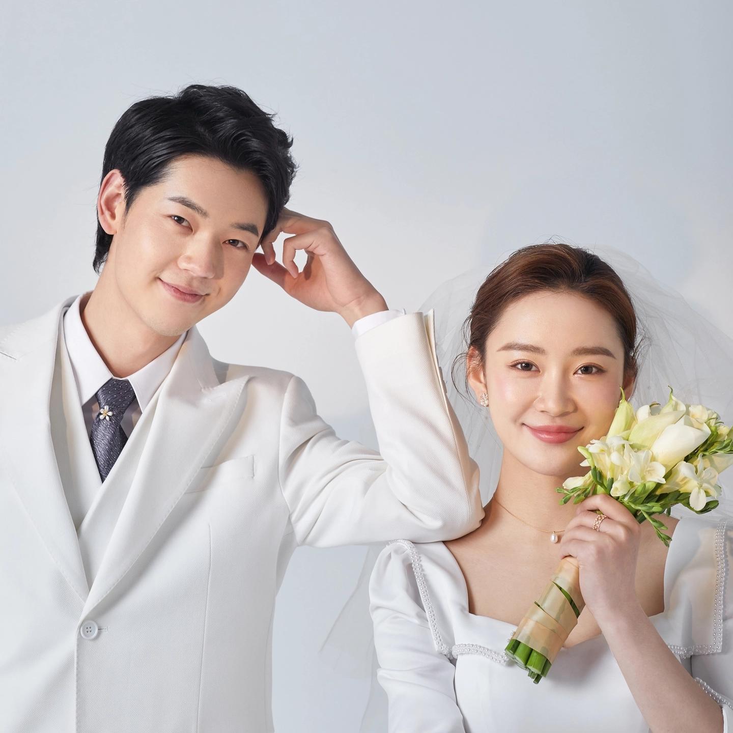 婚纱照/口碑金牌商家经典套系预约即送全新婚纱