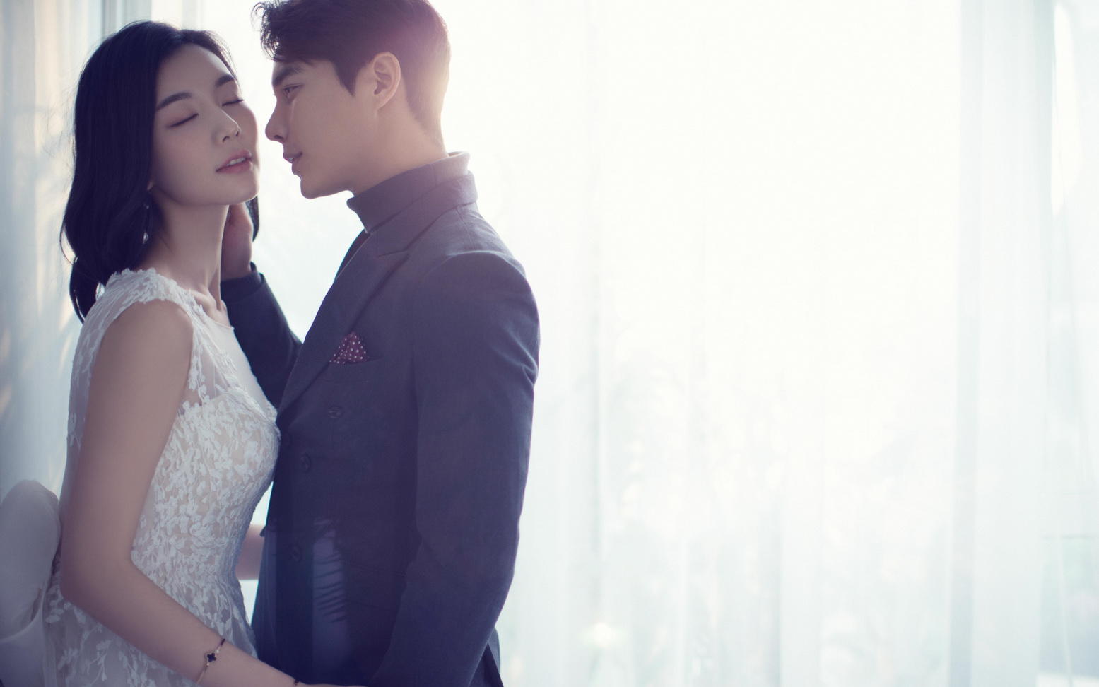 【3999婚纱摄影】一对一跟拍服务+相册放大相框