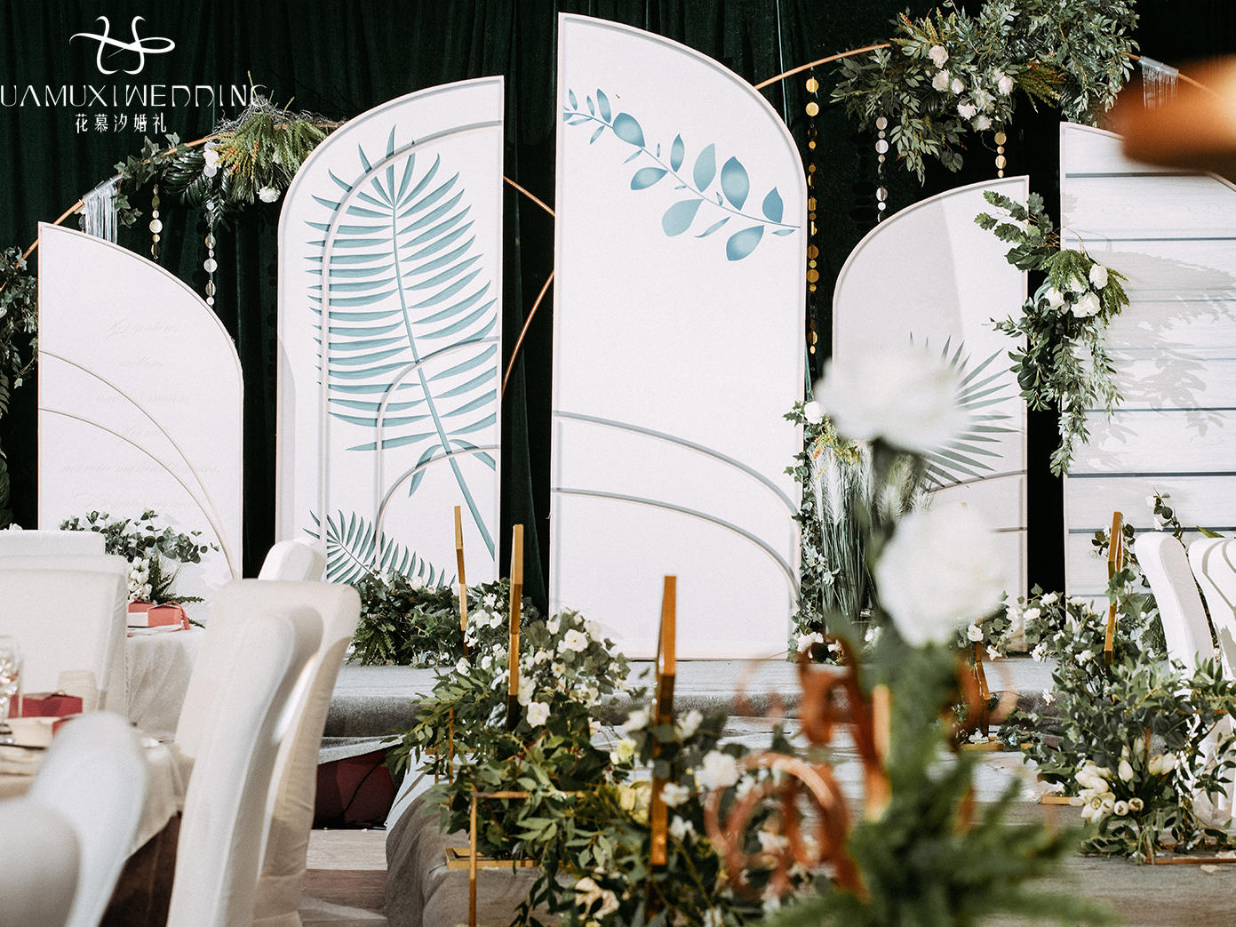 【持续经典的色系搭配】新娘们的百搭选择