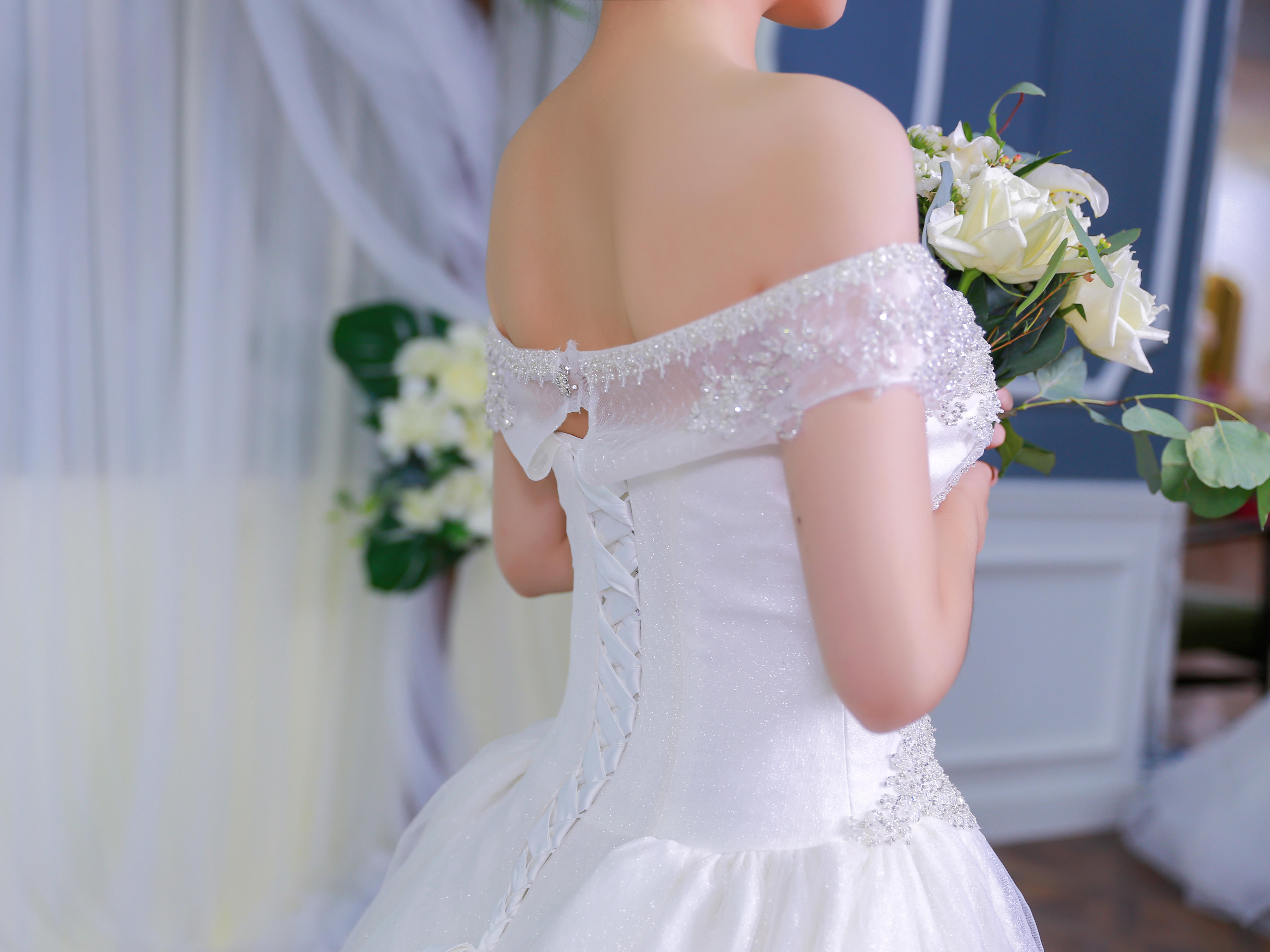 清新小众设计师款夏季婚纱礼服