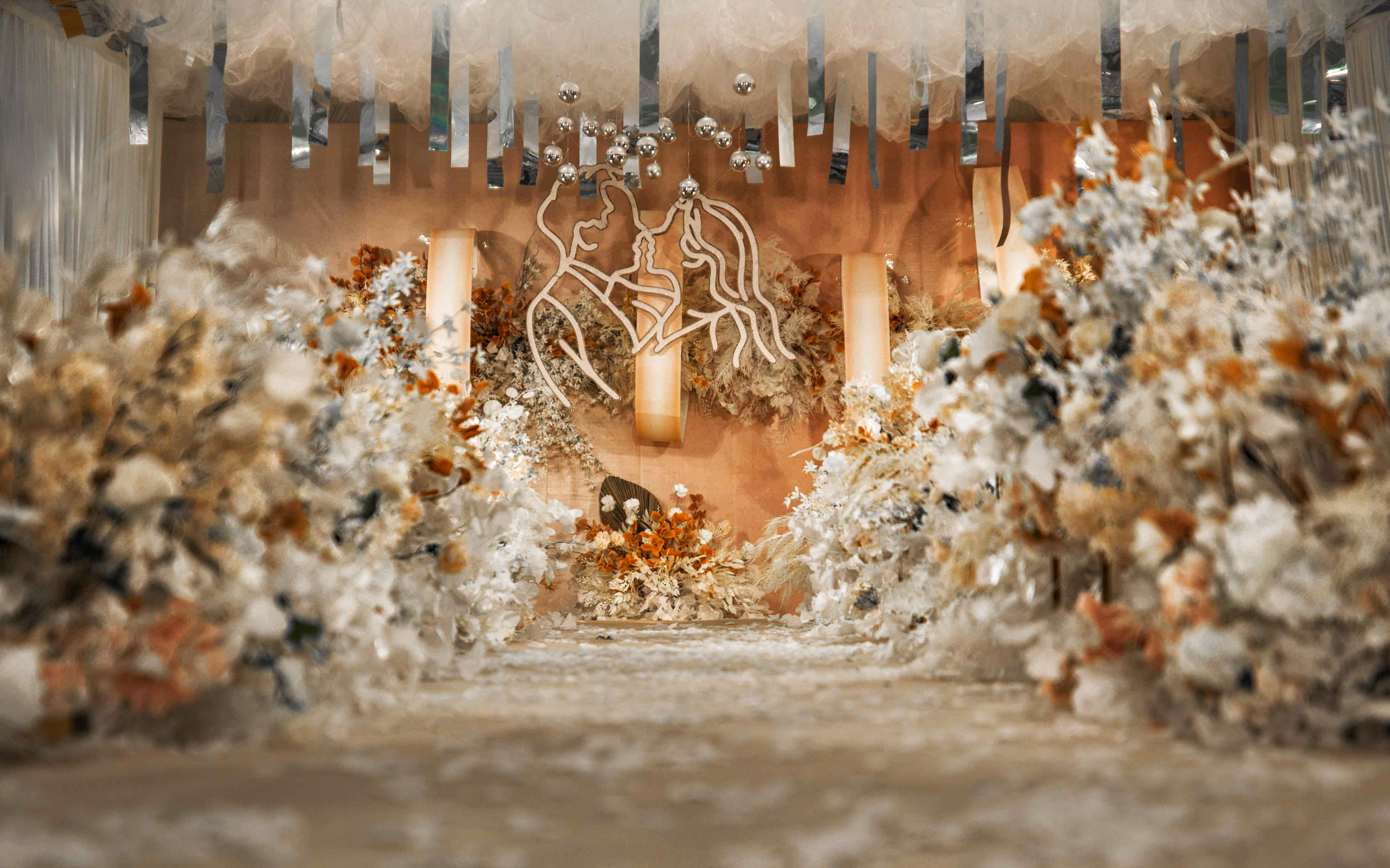 蓝色，白色，简洁，大方，纯粹