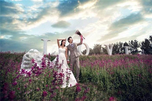 上海拍婚纱照好_上海外滩拍婚纱照图片(3)