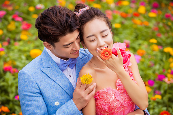 近视拍婚纱照不戴隐形_预防近视手抄报