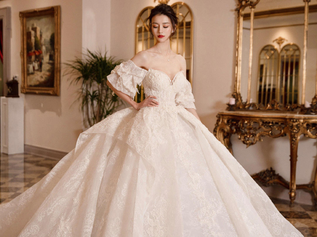 【私藏经典】高定婚纱3件套+跟妆+伴娘服