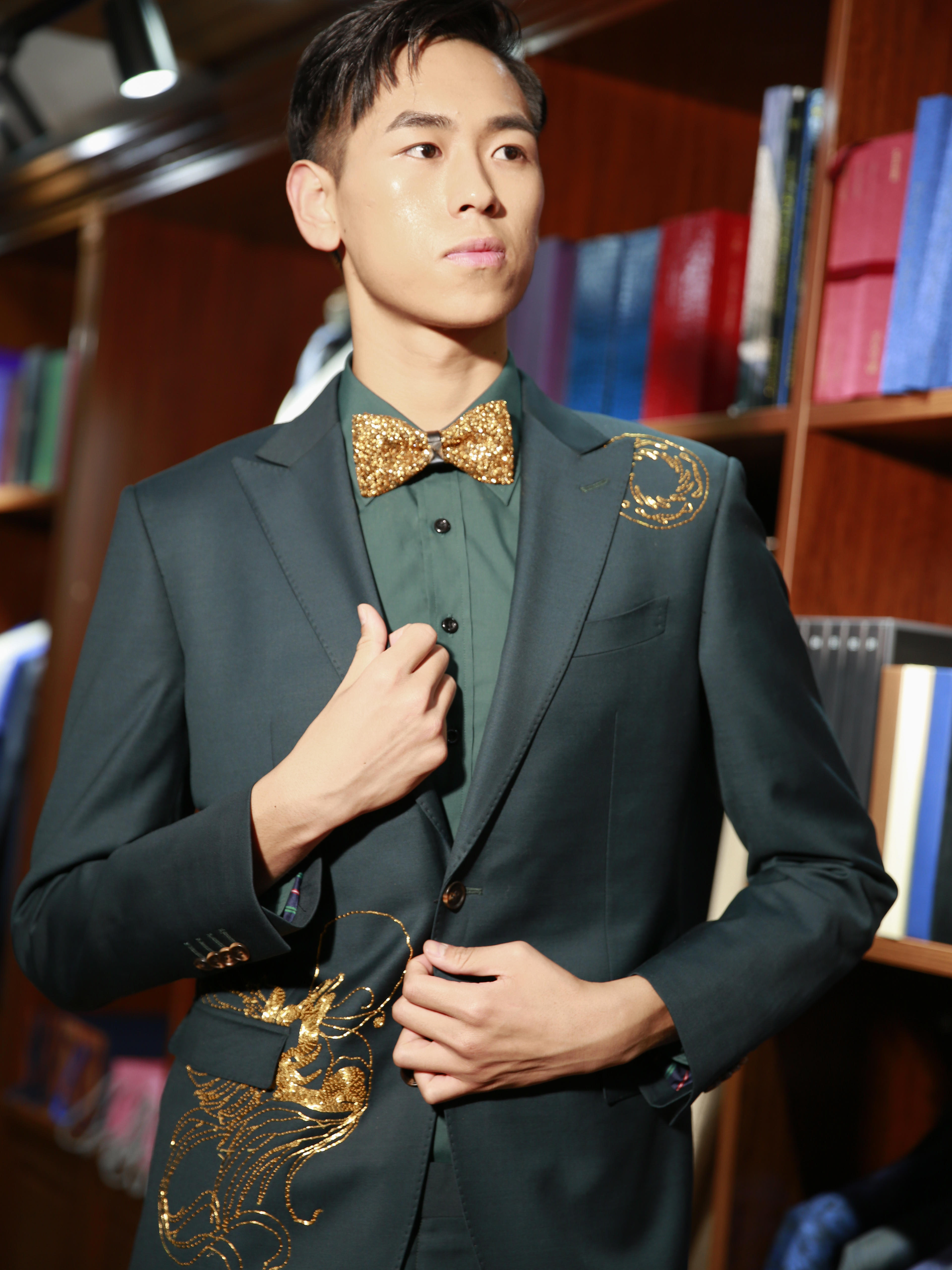 【2020时尚】墨绿色盘金绣