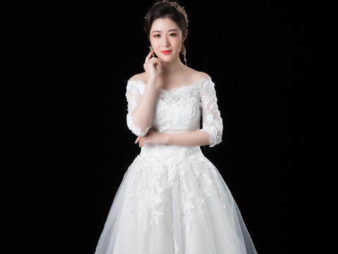 【洛菲尔婚纱馆】梦幻公主系列婚纱三件套+全程跟妆