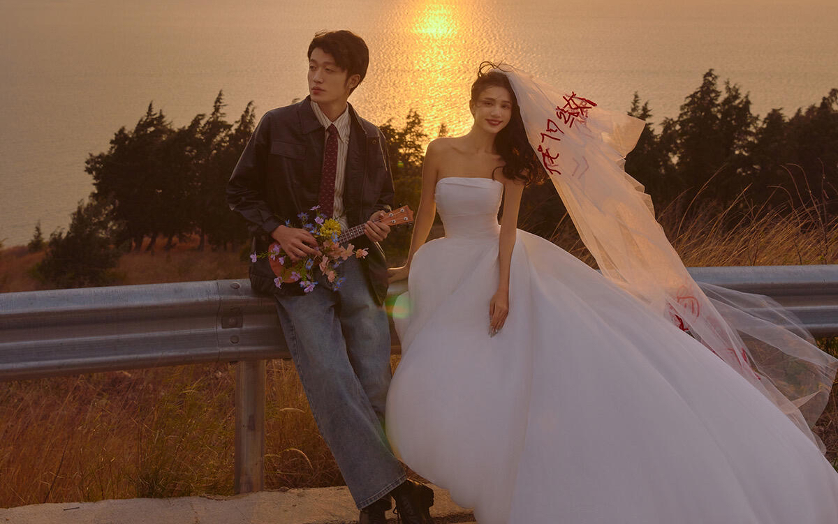 太喜歡松弛感的狀態(tài)啦｜夕陽電影感婚紗照