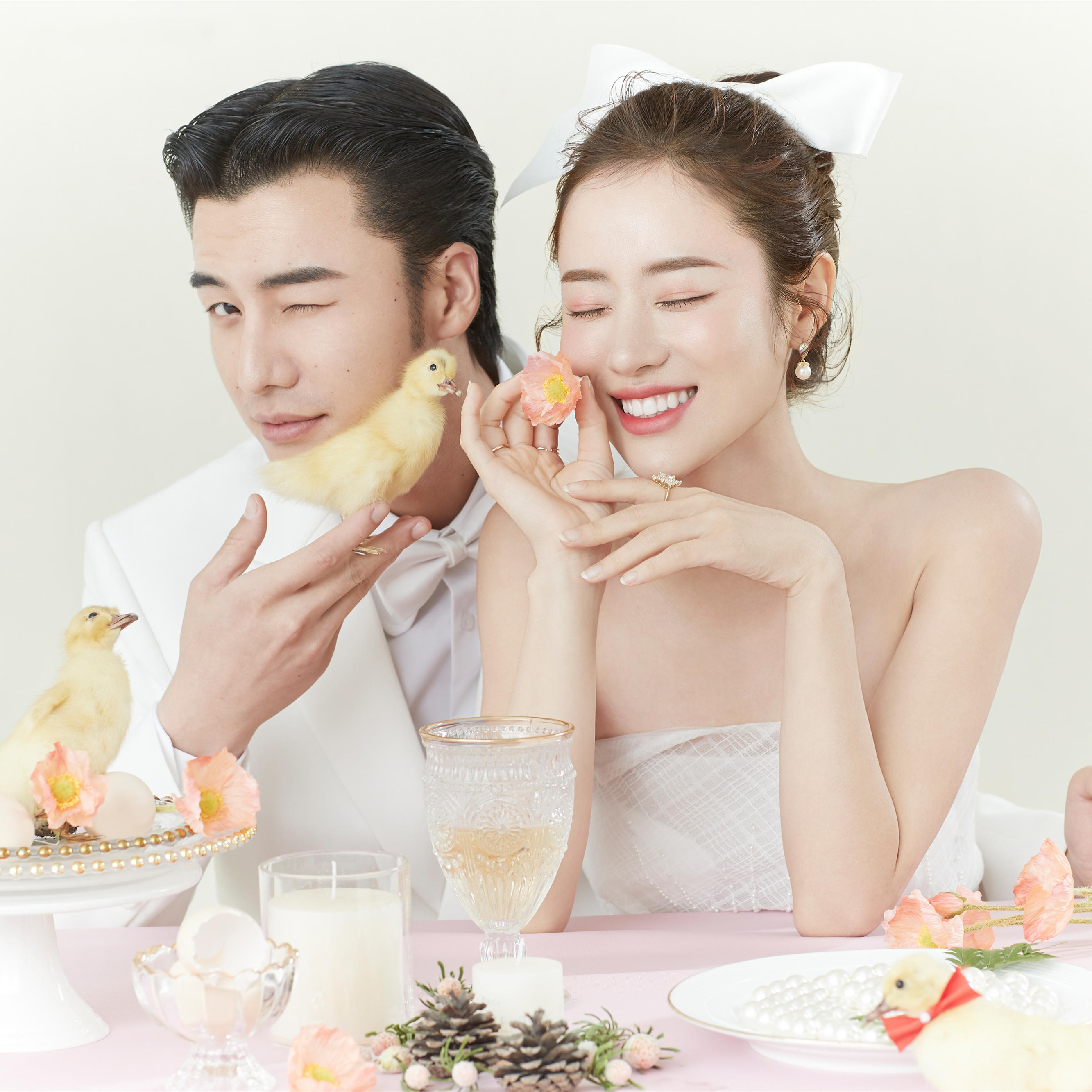 【年轻物语Ⅱ】有趣的棚拍婚纱照｜萌宠当道