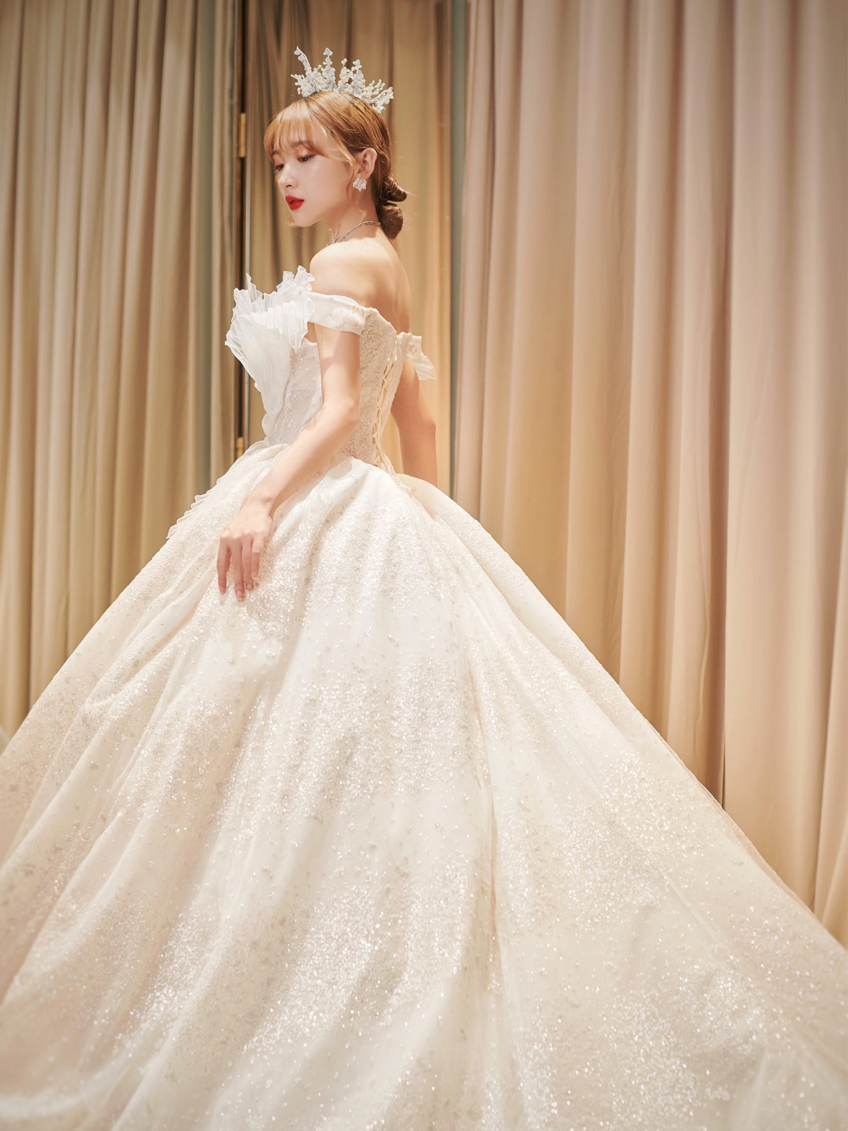 【超值租赁】婚纱礼服3套+伴娘服