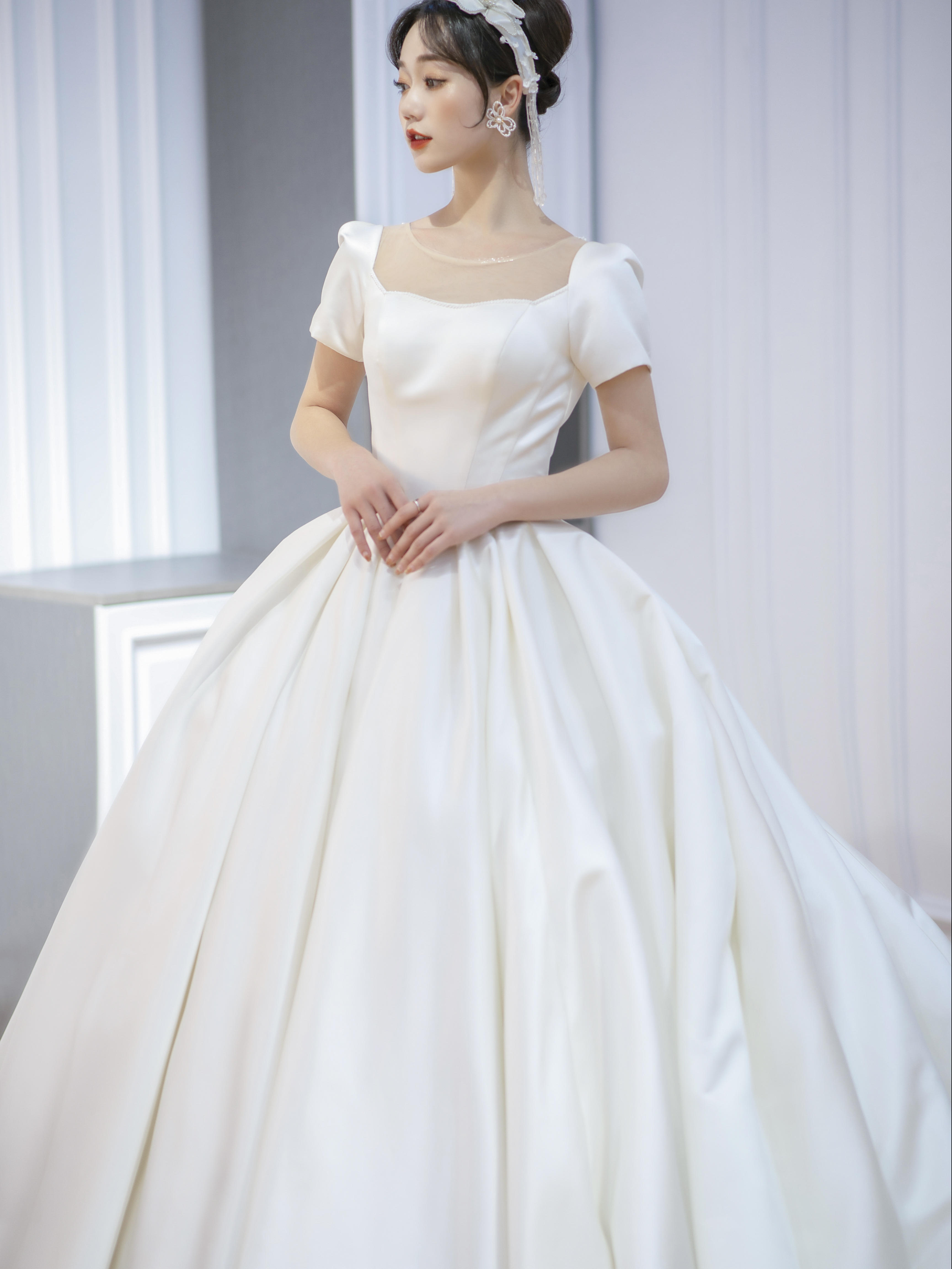 【婚礼·纪专享】婚纱+秀禾+跟妆一天