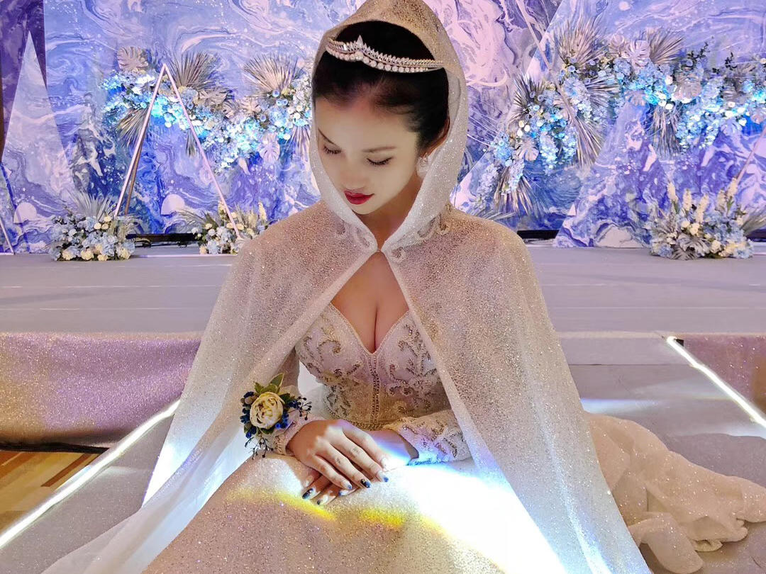 3件套租赁婚纱礼服秀禾 全款免租伴娘服