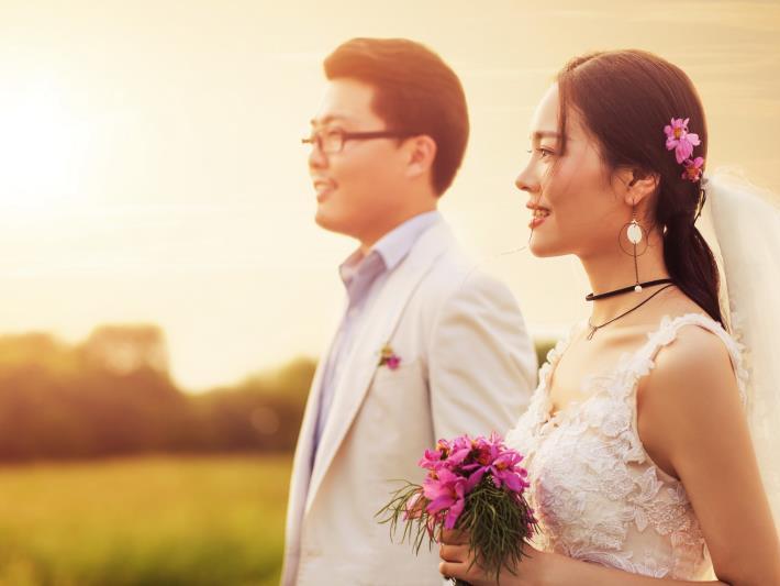 璐娜婚纱摄影_婚纱摄影(2)