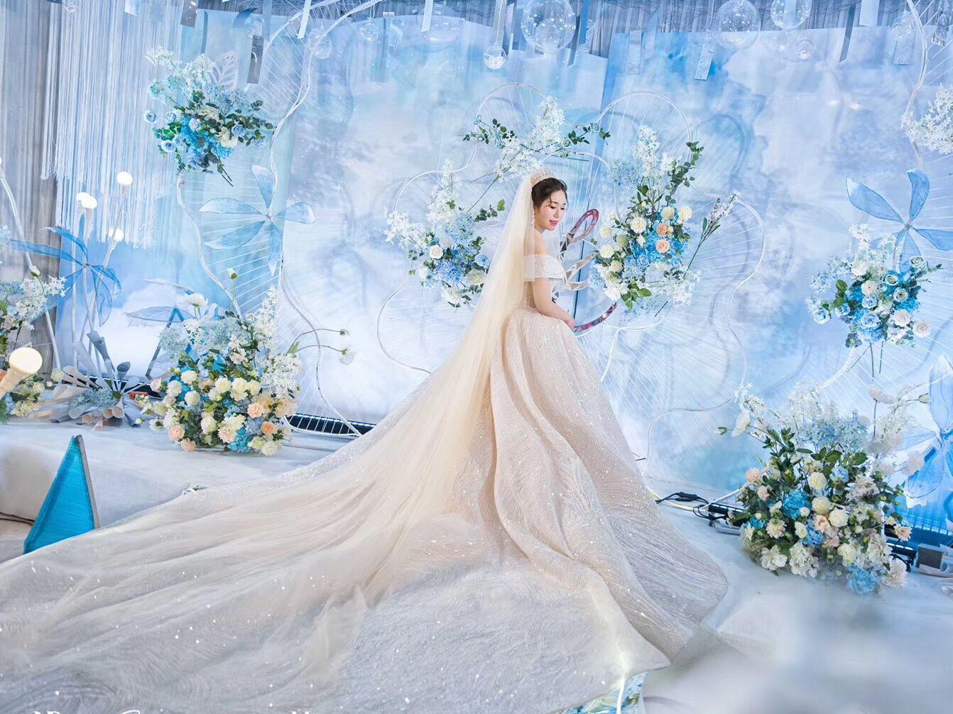 【彼爱超值套餐】3件套租+资身老师全程跟妆