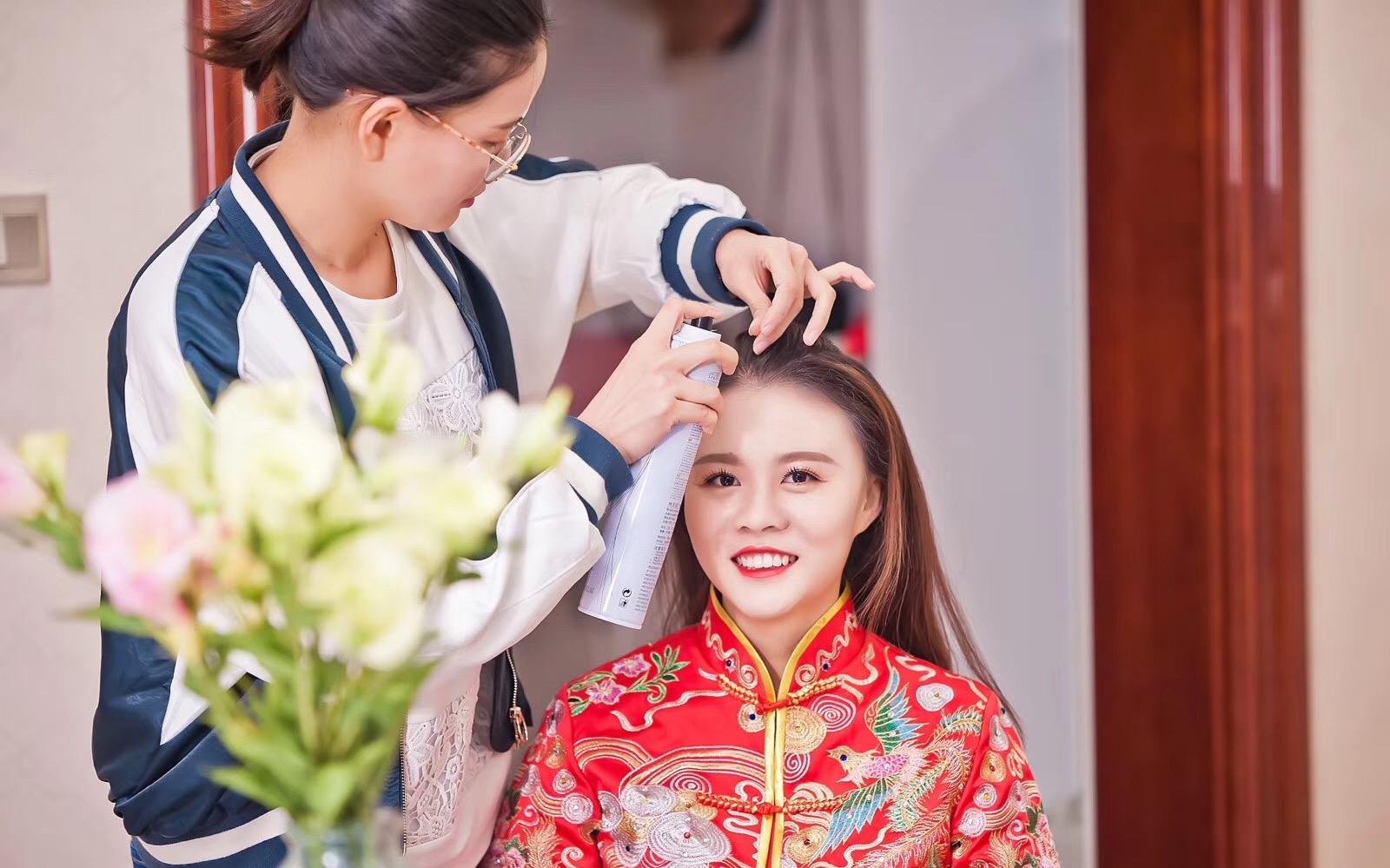 10月份婚期全天婚礼跟妆秀和