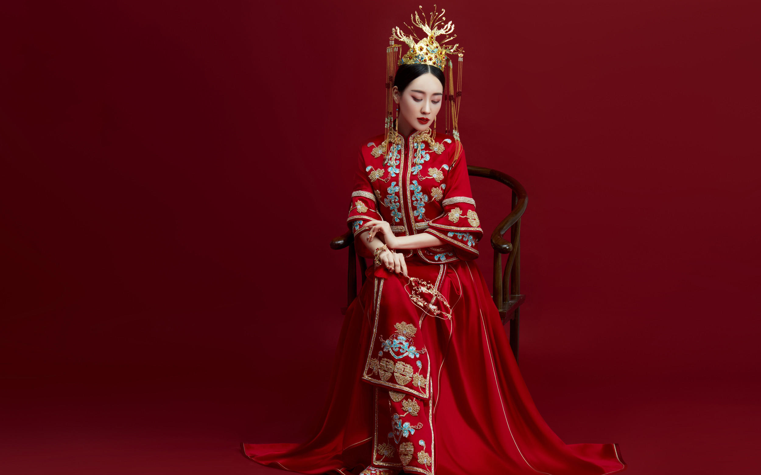 独立设计师手绣马来褂——云烟