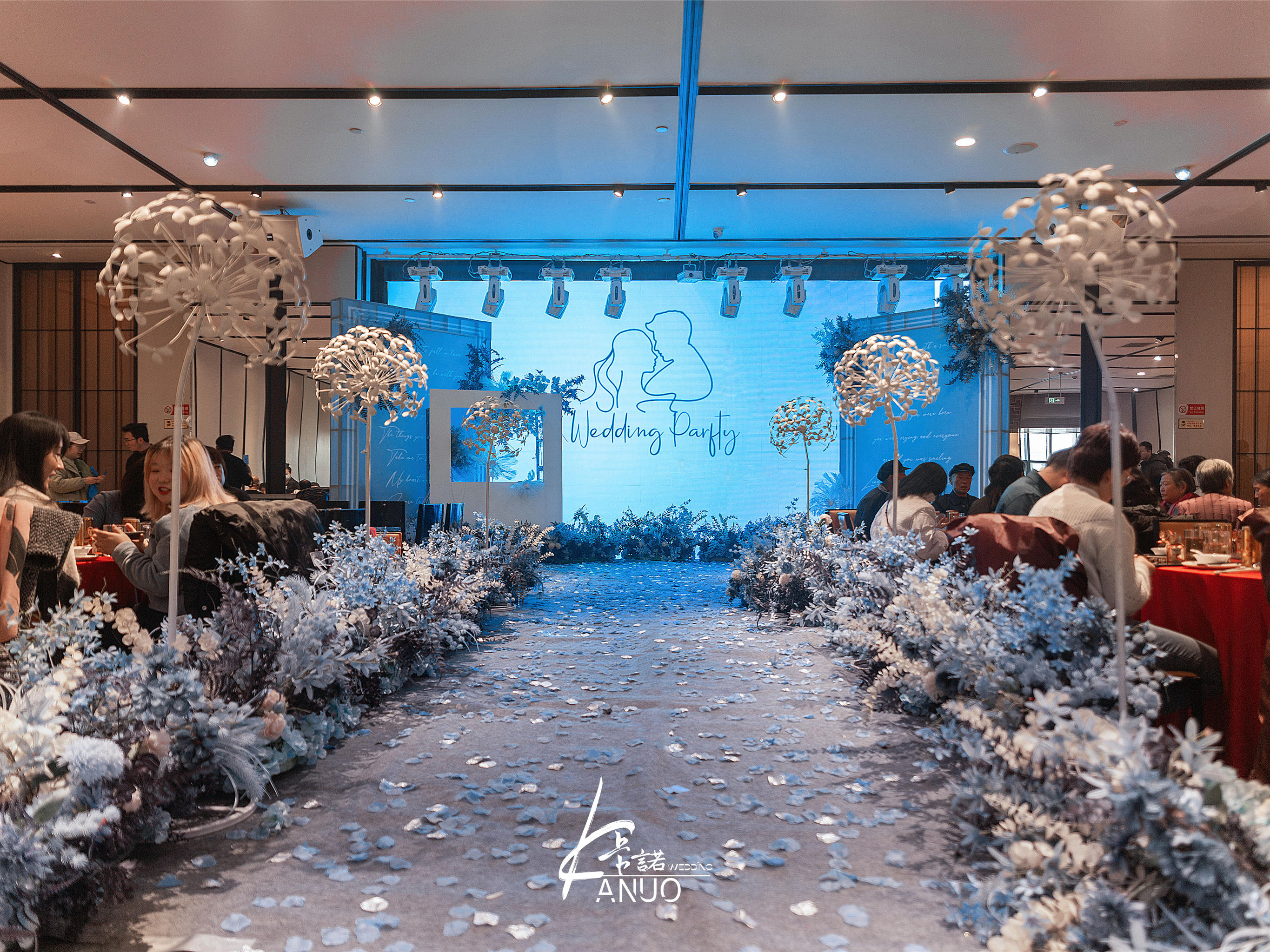简约蓝白婚礼低预算|卡诺WEDDING