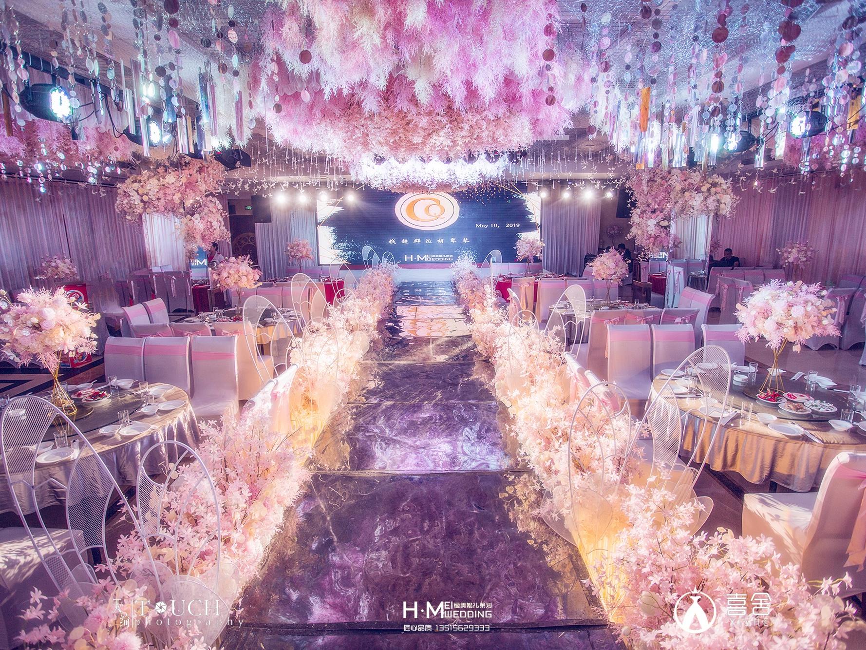 玉麟阁酒店 自带软装吊顶设计 做起来就是大气唯美