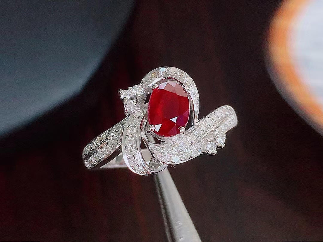 中规中矩的款式看腻了，来试试设计款换个风格