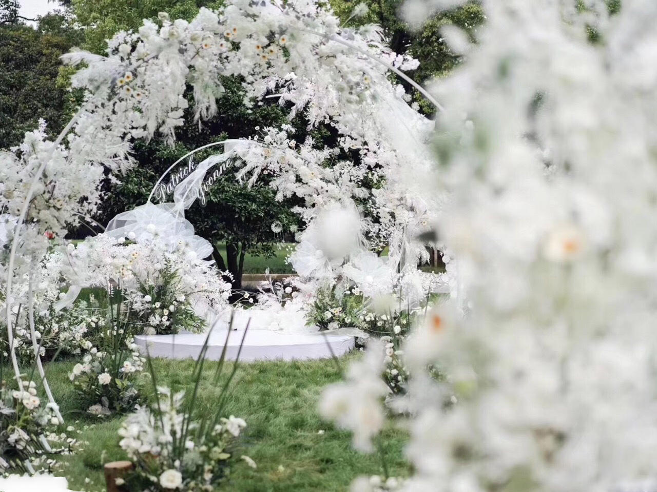 大理白绿色系清新户外婚礼