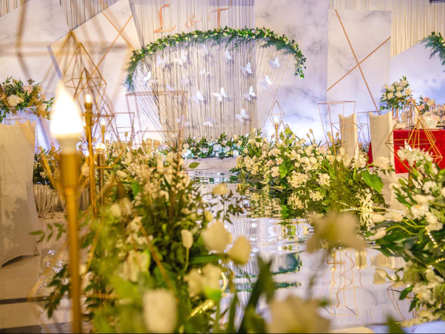 年终钜惠【婚纱礼服全场任选】9990元含四大人员