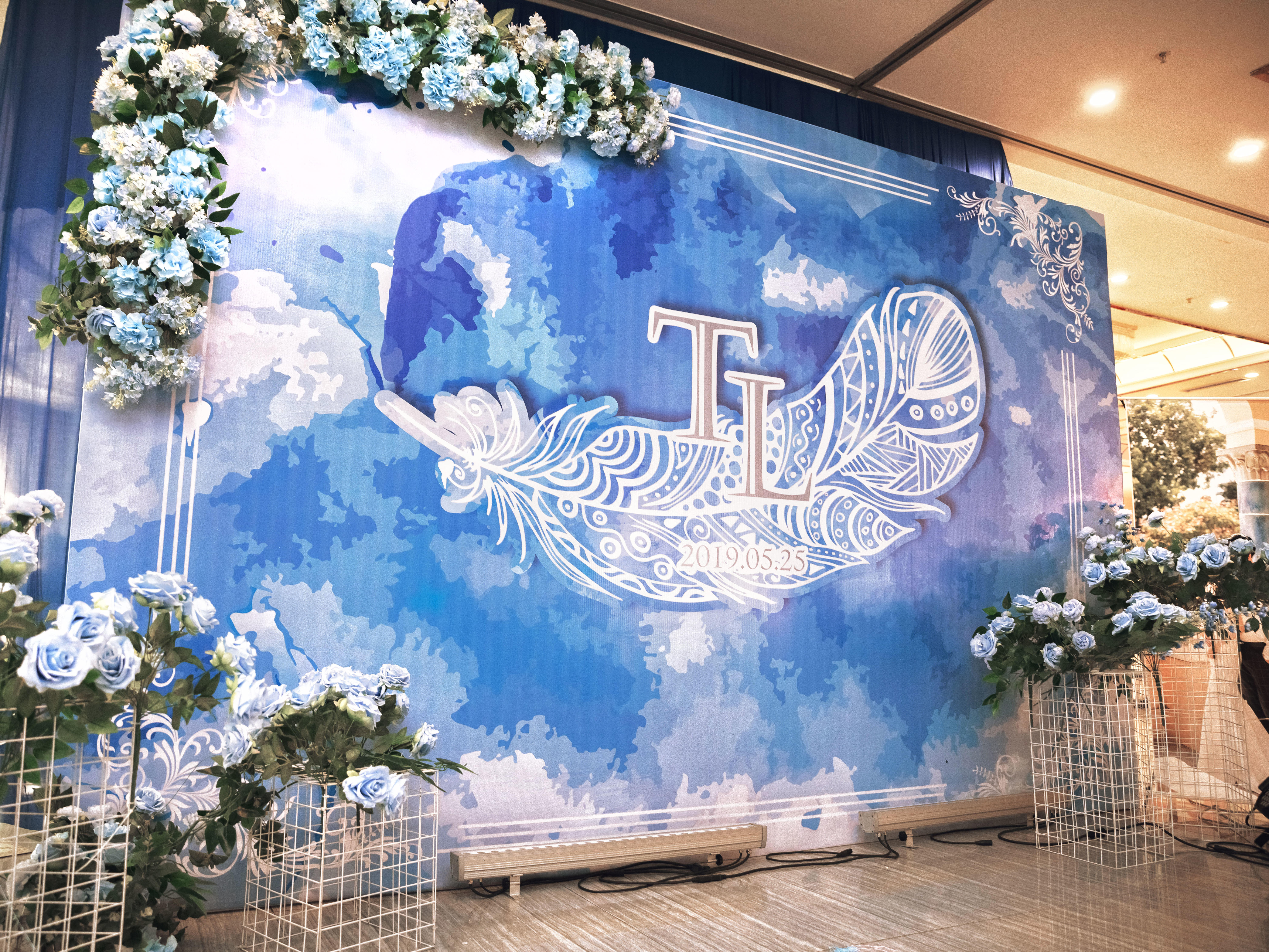 婚融界婚礼 特价推广 暗场效果 服务团队